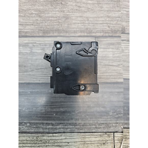 SiemensQP 20-amp 2 -Pole Standard trip Circuit Breaker [CC] - Picture 3 of 9